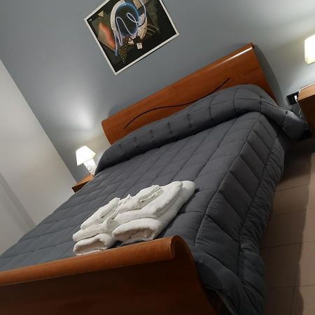 La Regina Di Coppe Apartman Licata Kültér fotó