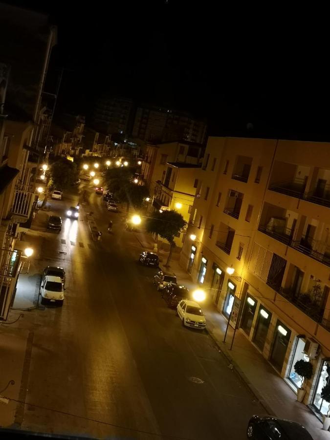 La Regina Di Coppe Apartman Licata Kültér fotó