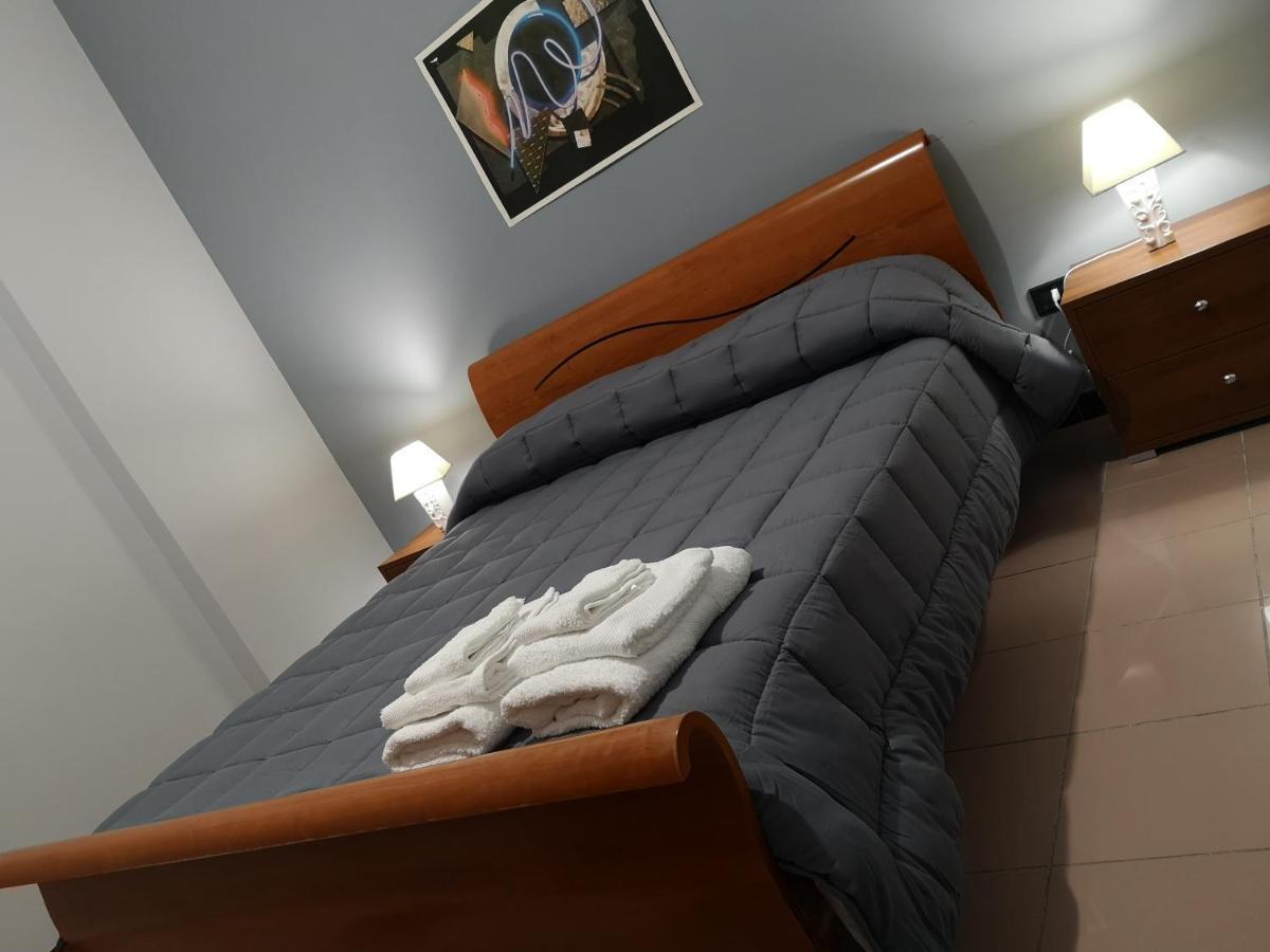La Regina Di Coppe Apartman Licata Kültér fotó