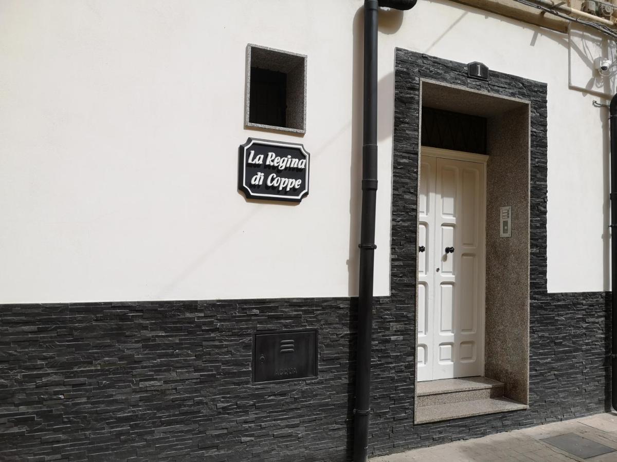 La Regina Di Coppe Apartman Licata Kültér fotó